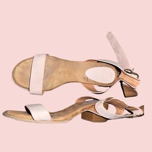 Super cute and comfy sandals!